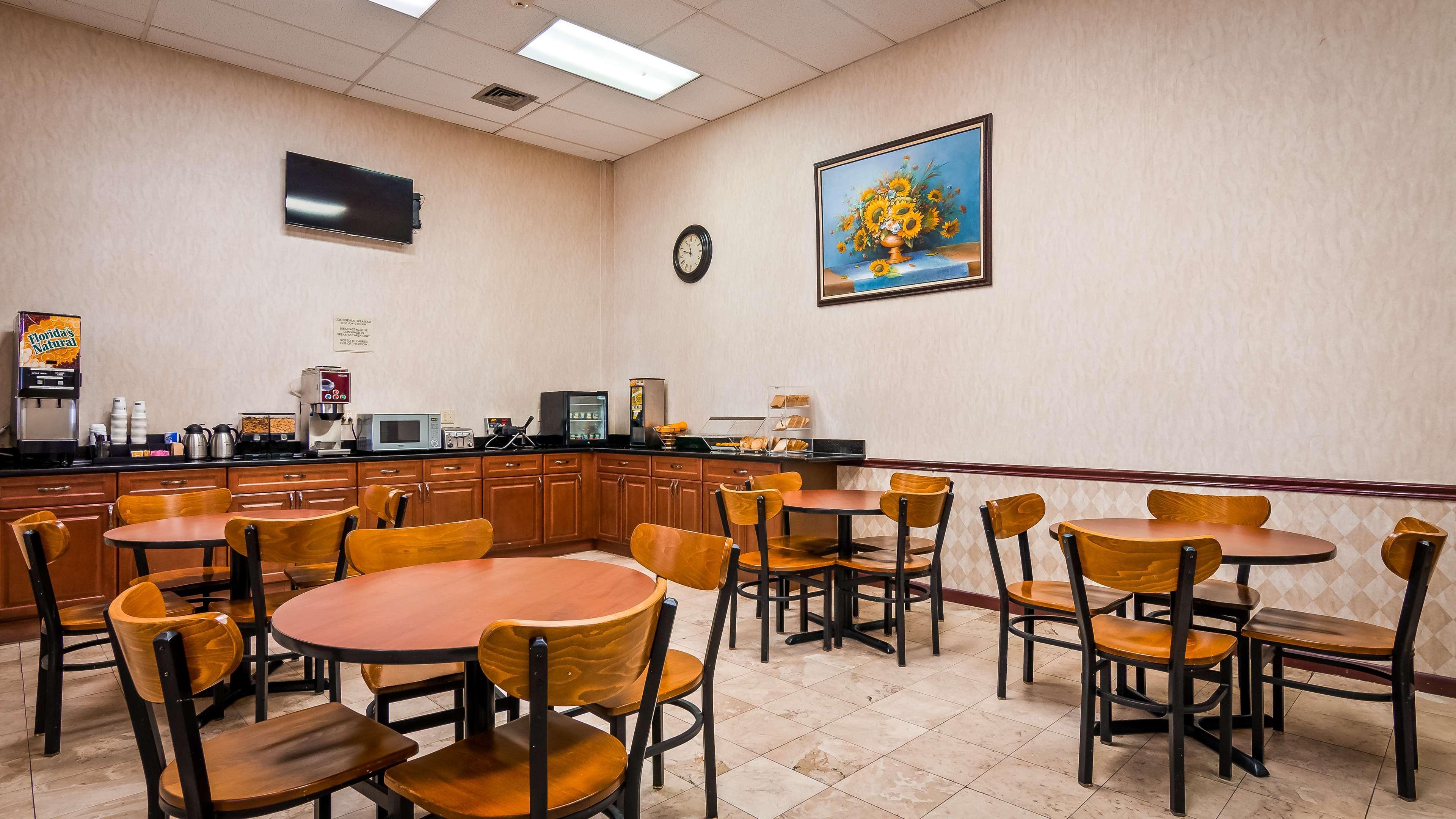 Surestay Hotel By Best Western Bellmawr Bagian luar foto